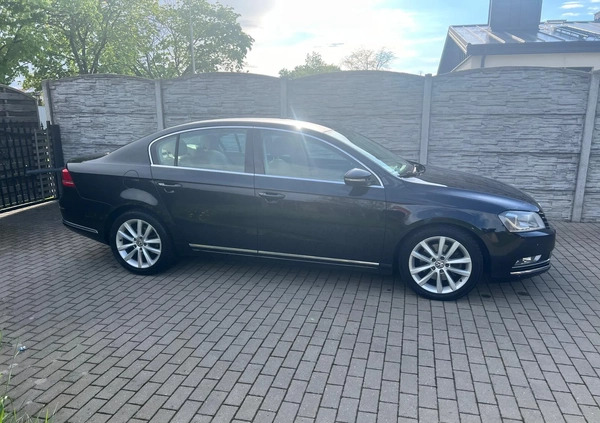 Volkswagen Passat cena 35000 przebieg: 196000, rok produkcji 2011 z Babimost małe 232